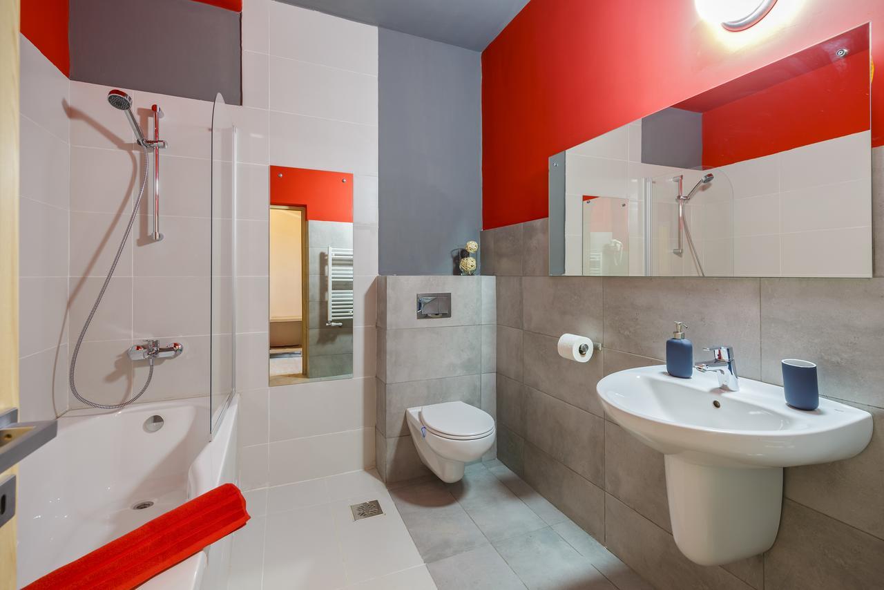 Net Hotel Питещ Екстериор снимка