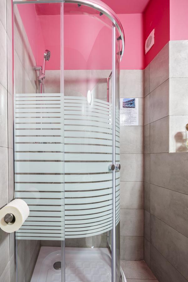 Net Hotel Питещ Екстериор снимка