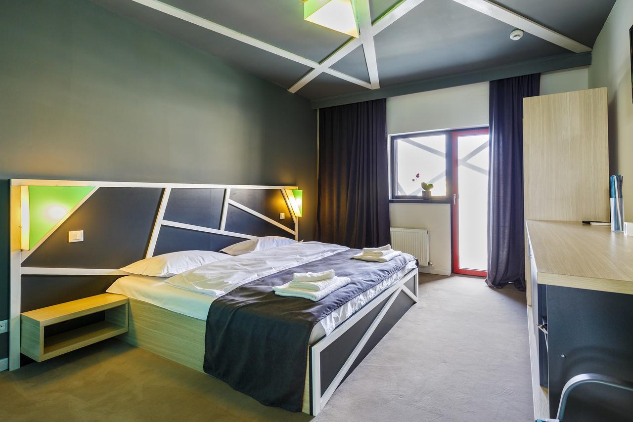 Net Hotel Питещ Екстериор снимка