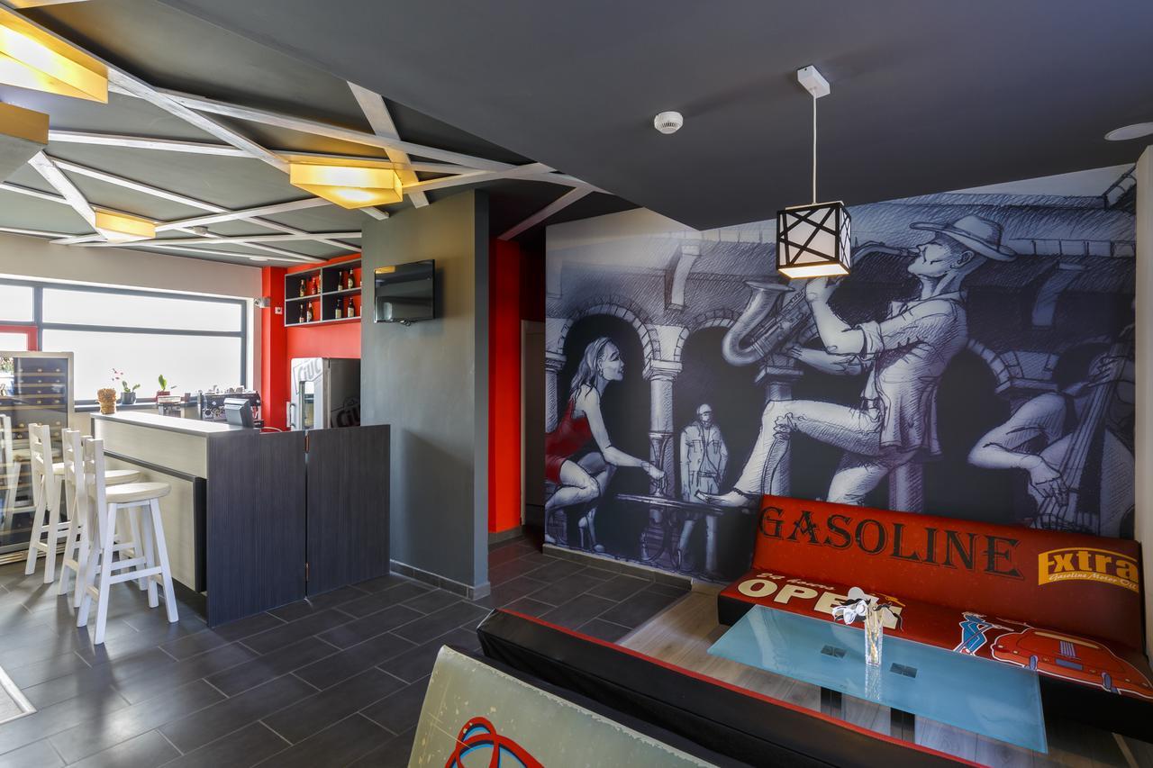 Net Hotel Питещ Екстериор снимка