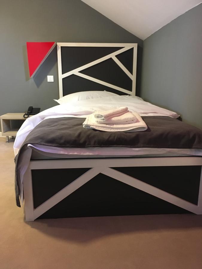 Net Hotel Питещ Екстериор снимка