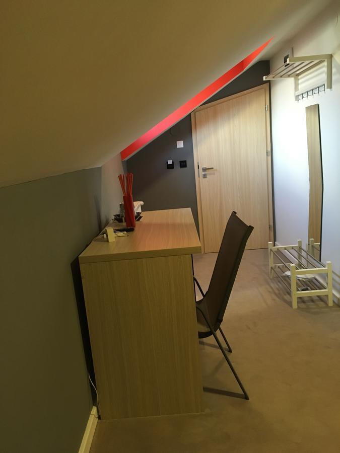 Net Hotel Питещ Екстериор снимка