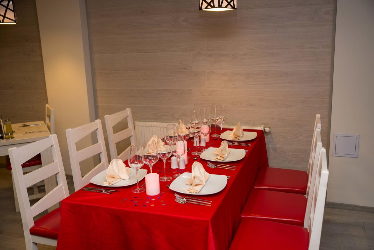 Net Hotel Питещ Екстериор снимка